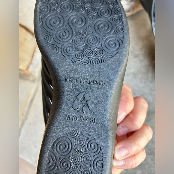 Okabashi Venice slide black strap sandal Sz-7. D - Picture 9 of 12